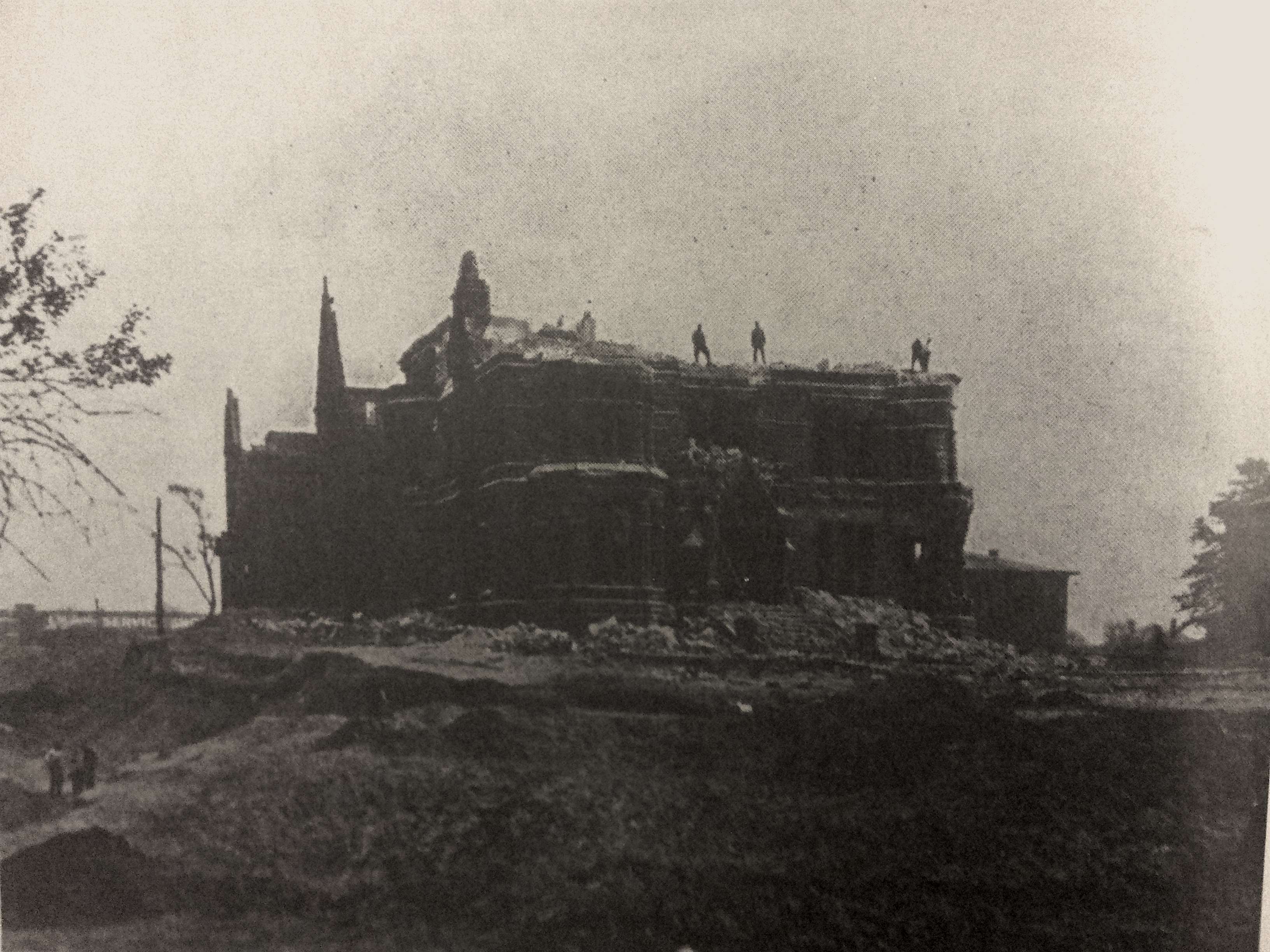 Demolition, 1923. By 1923, the glory days of the avenue were long over.